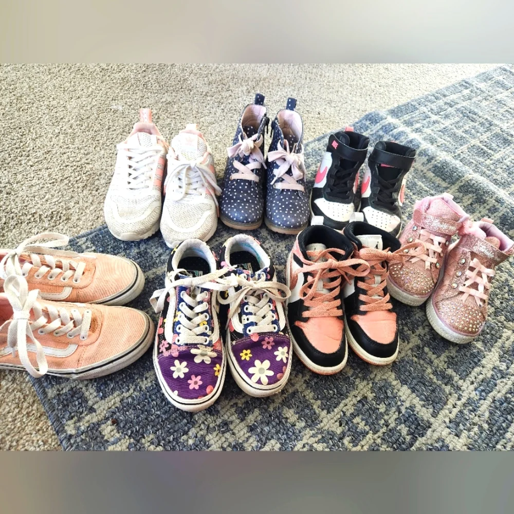 COPY - Little Girl shoes-Like New! - Picture 1 of 16